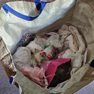 Christmas Decor, Trees, Wreaths + More (BR2-JS)