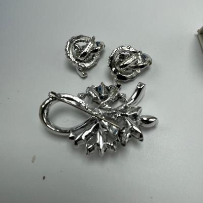 Silver & Glass Necklaces & Bracelets (B1-MG)