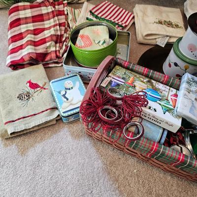 Holiday Linens, Tablecloths + More (BR2-JS)