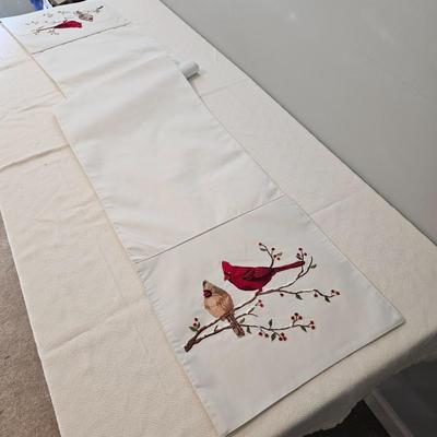 Holiday Linens, Tablecloths + More (BR2-JS)