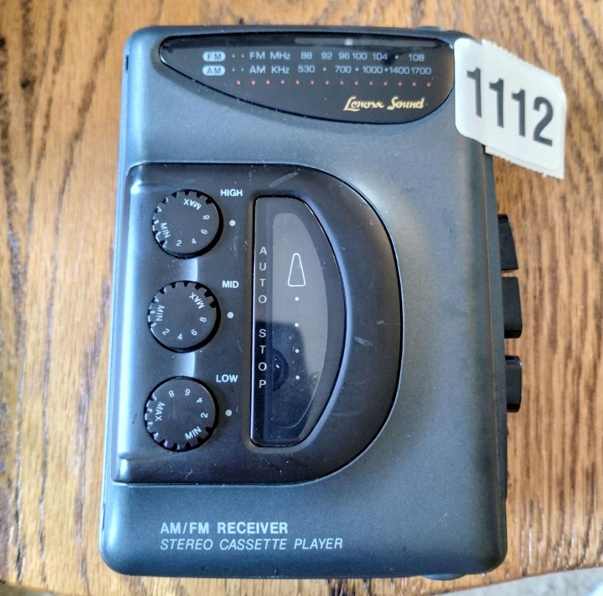 Vintage 1996 Lenoxx am/fm newest cassette player walkman