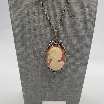 Vintage Cameo Pennant Necklace