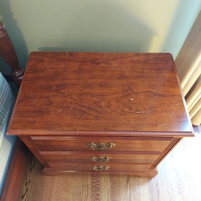 Knob Creek Queen Bed Frame with Nightstand (BR1-BBL)