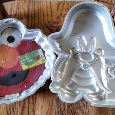 Wilton Elmo and Yosemite Sam Cake Pan