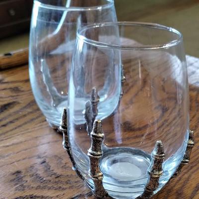 Stemless wine glass with skeleton base