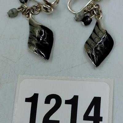 Pewter and black dangling clip on earrings