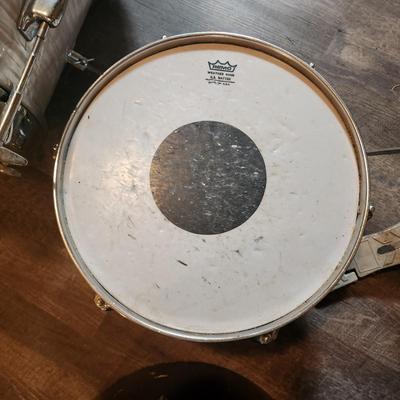 Ludwig Tama Drums Set w Stool and Camber II Medium Hi Hat 14"