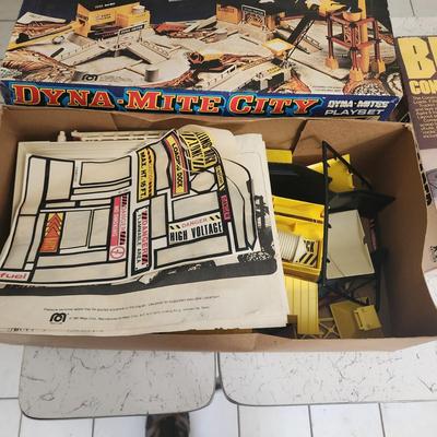 Dyna- Mite City Playset Tomy Big Loader Construction Set