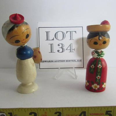 2 Vintage Wood Bobble Head Girls