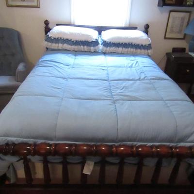 Full Size Bed with Solid Wood Head and Foot Board (PBR)
