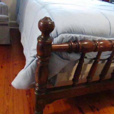 Full Size Bed with Solid Wood Head and Foot Board (PBR)