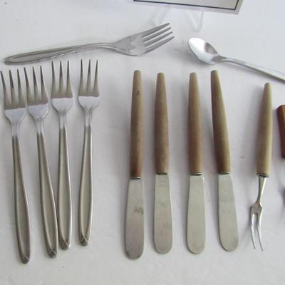 Lot of Small Serving Pieces, Spreaders, Forks