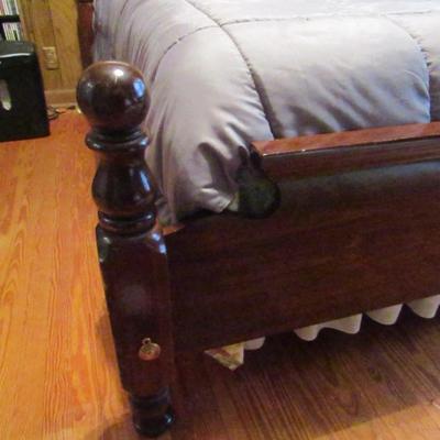 Full Size Bed with Solid Wood Head and Foot Board (FBR)