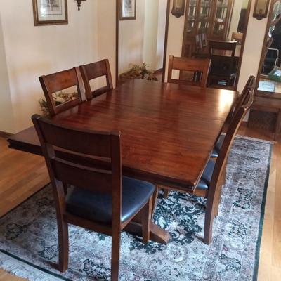 BEAUTIFUL DINING TABLE WITH 6 CHAIRS