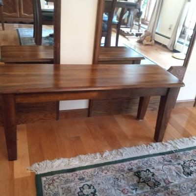 SOLID WOOD BENCH IN GREAT SHAPE