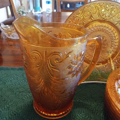 INDIANA TIARA AMBER SANDWICH GLASS DINNER PLATES AND WATER PITCHER