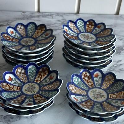 18 Japanese flower bowls