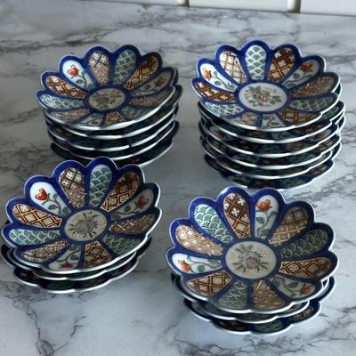 18 Japanese flower bowls