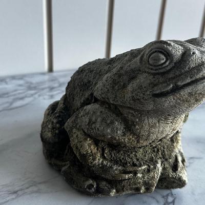 Cement toad vintage
