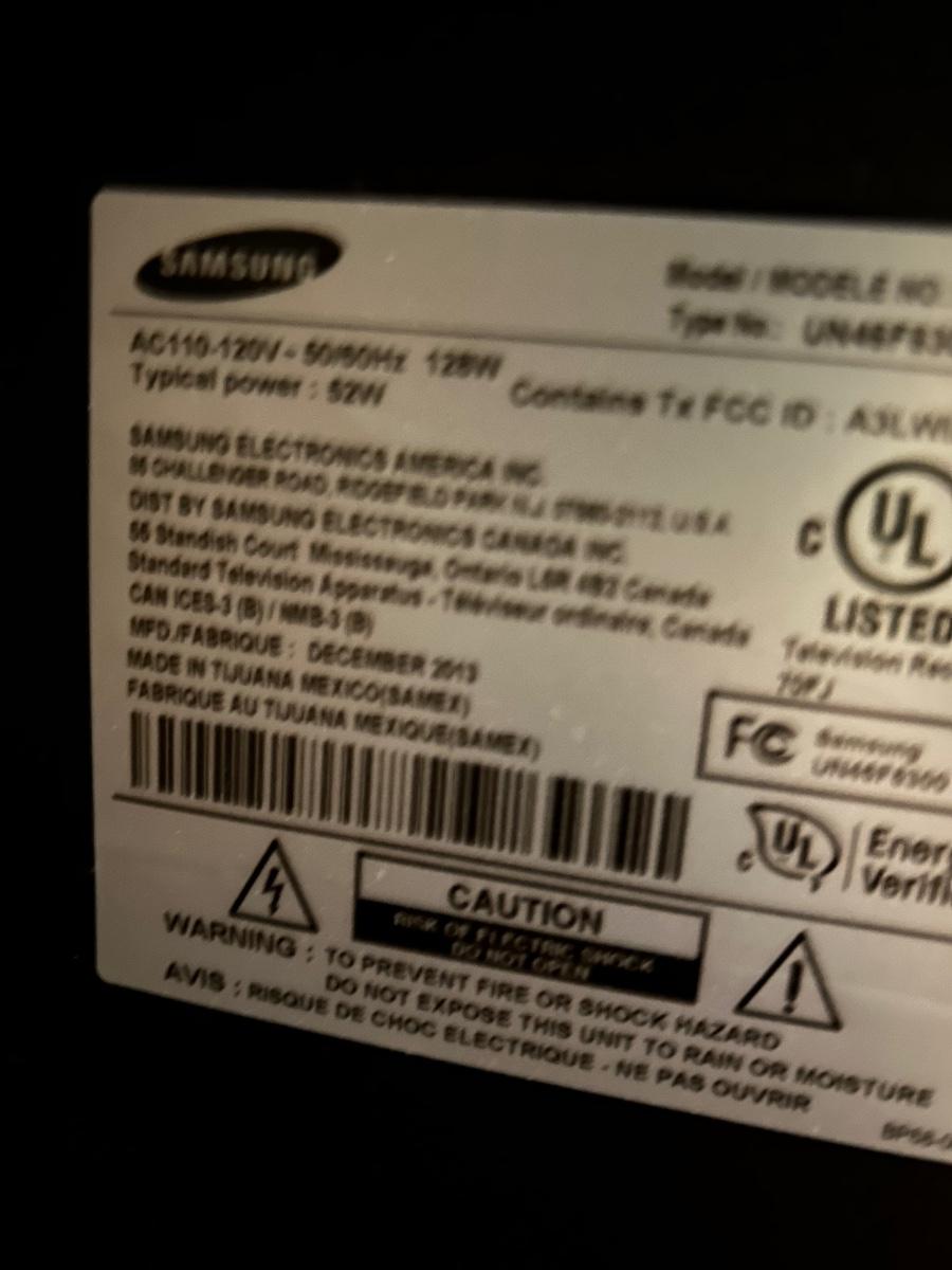 2013 Samsung 46" LED TV WiFi Smart TV UN46F6300AFXZA