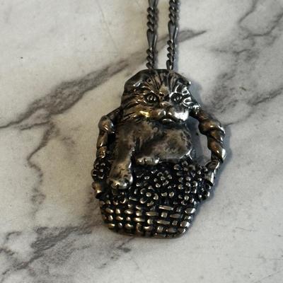 Vintage Sterling Silver cat in basket pendant with silver chain