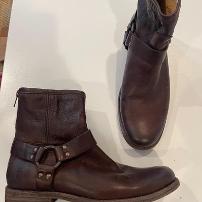 FRYE BOOTIES (WOMEN'S) SIZE 9