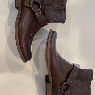 FRYE BOOTIES (WOMEN'S) SIZE 9