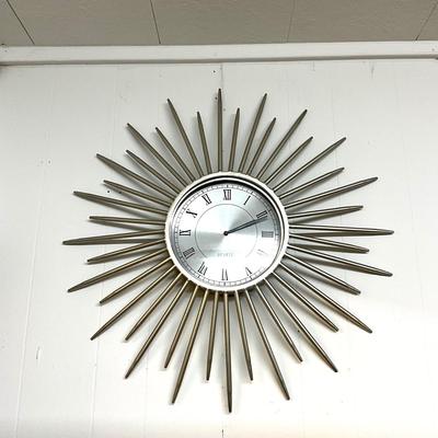 640 New Silvertone Starburst Metal Wall Clock