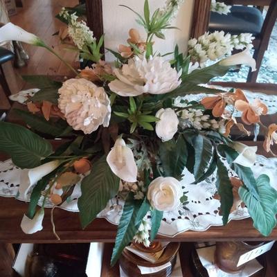 SILK FLOWER CENTERPIECE, TABLE RUNNER, MELAMINE PLACEMATS AND MORE