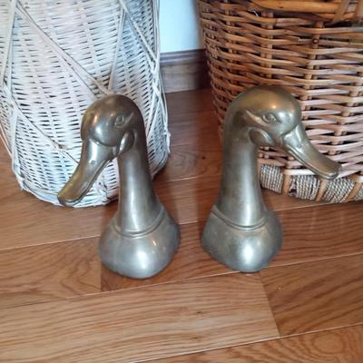 BRASS DUCK HEAD BOOKENDS AND LARGE BASKETS
