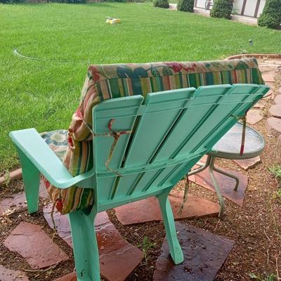 PLASTIC ADIRONDACK CHAIR WITH SIDE TABLE