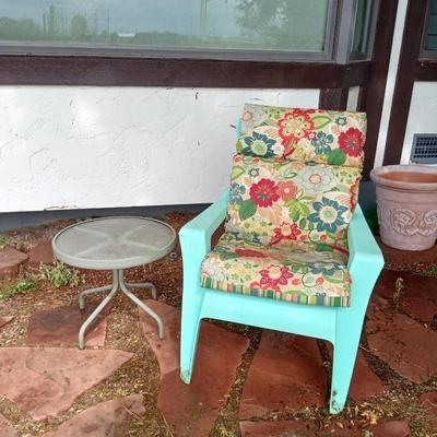 PLASTIC ADIRONDACK CHAIR WITH SIDE TABLE