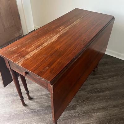 Antique Drop Leaf Table on Turned Legs *Read Details