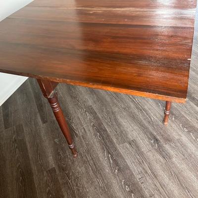 Antique Drop Leaf Table on Turned Legs *Read Details