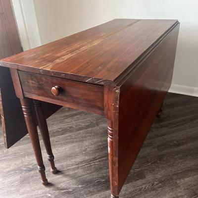 Antique Drop Leaf Table on Turned Legs *Read Details
