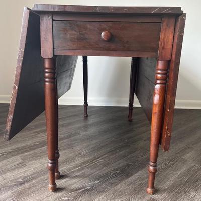 Antique Drop Leaf Table on Turned Legs *Read Details