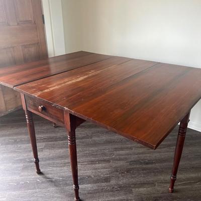 Antique Drop Leaf Table on Turned Legs *Read Details