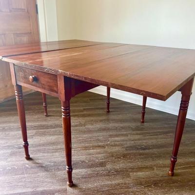 Antique Drop Leaf Table on Turned Legs *Read Details