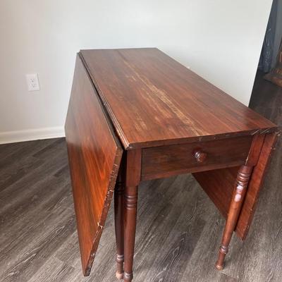 Antique Drop Leaf Table on Turned Legs *Read Details