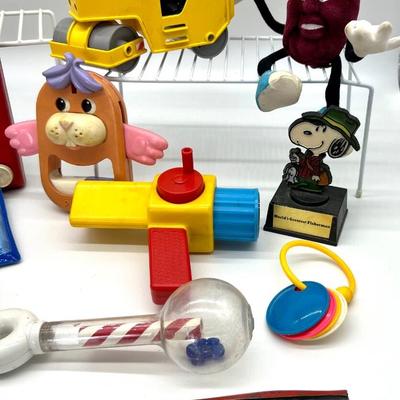 Vintage Toy Picker Lot of 18