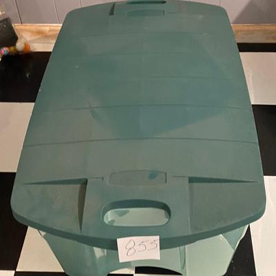 Large Rubbermaid Tote