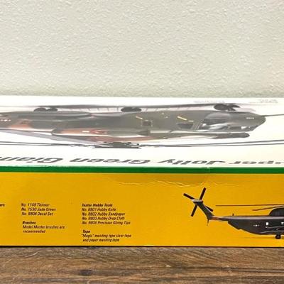 Hawker Harrier & Sikorsky HH 53C Scale Models