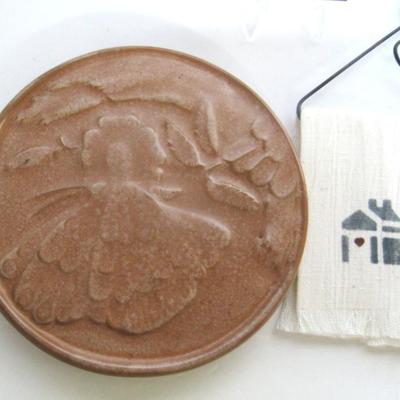 Vintage Frankoma Pottery Trivet and Tiny Kitchen Towels on Tiny Wall Hanger