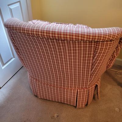 Benchcraft Upholstered Chair and Footstool (BR3-DW)