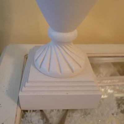 White Ceramic Lamp and Cherub (BR3-DW)