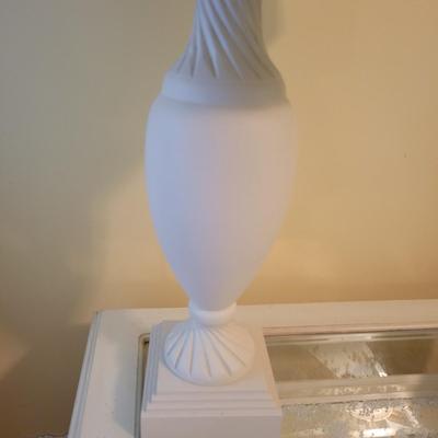 White Ceramic Lamp and Cherub (BR3-DW)