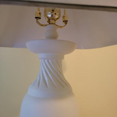 White Ceramic Lamp and Cherub (BR3-DW)