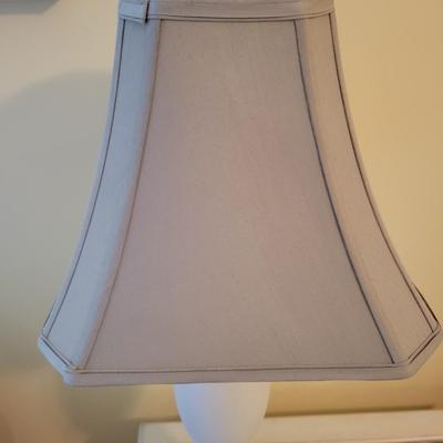 White Ceramic Lamp and Cherub (BR3-DW)