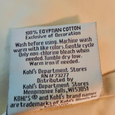 Full Size Comforter, Shams, Sheets and more Bedding (BR3-DW)