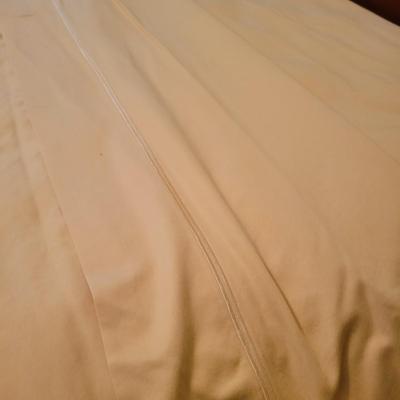 Full Size Comforter, Shams, Sheets and more Bedding (BR3-DW)
